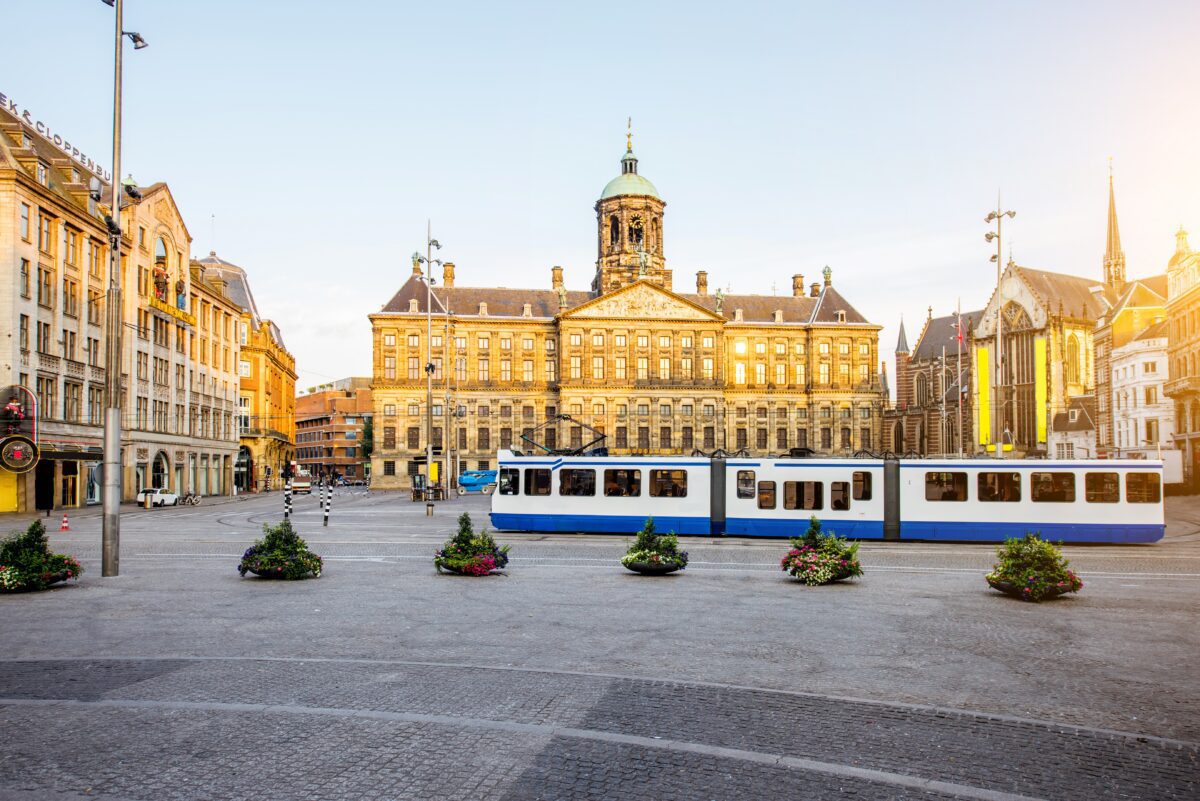 AMSTERDAM Dam Meydanı (Dam Square)